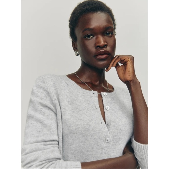 Reformation Clara Cashmere Crew Cardigan in Light Grey Medium - Picture 17 of 17